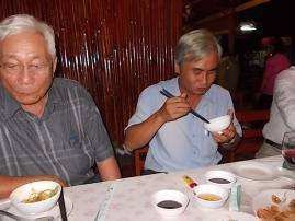 Unser Koordinator Le Tung Hieu und der Direktor Bang