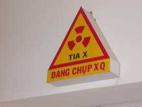 Warnzeichen in Vietnam für des Röntgen.