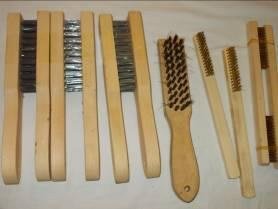 Da wir im Container aus der Schweiz, Schweizer Stecker dabei haben, um in jedem Raum noch alles mit Schweizer Stecker na
