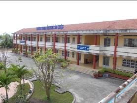 Auf Wiedersehen, Schule im Mekong Delta. Die Direktion wollte, dass wir 2 Lehrer sofort nächste Woche zu uns nehmen, um 